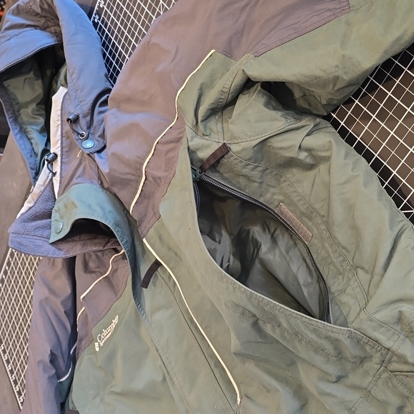 Columbia Men's Olive and Charcoal Waterproof Winter Jacket  - RN 69724 CA 05367 - Picture 4 of 13